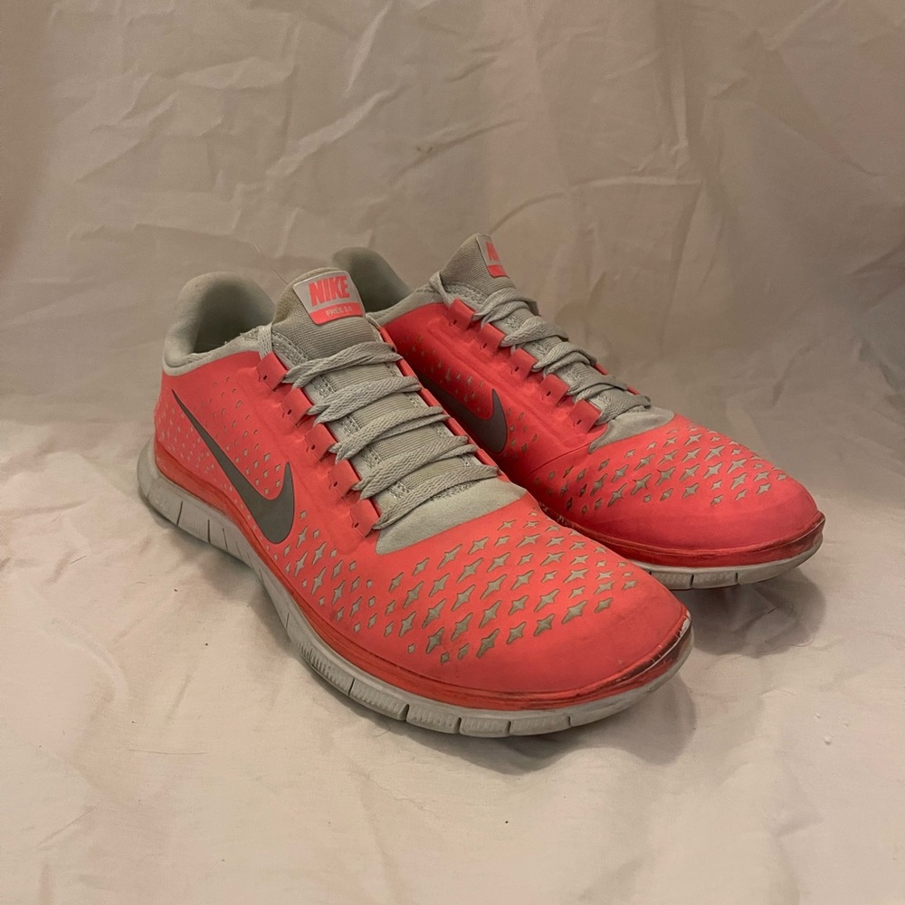 Nike Women’s Free 3.0 V4 “Hot Punch”